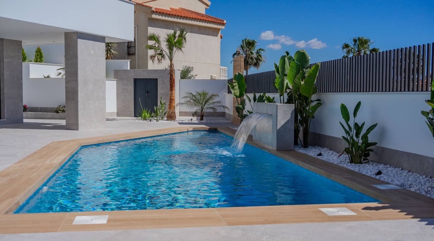 4 soveværelse Villa til salg i Ciudad Quesada med swimmingpool - € 1.150.000 (Ref: 9313882)
