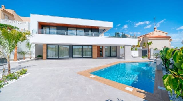 Chalet de 4 habitaciones en Ciudad Quesada, Rojales en venta con piscina - 1.150.000 € (Ref: 9313882)