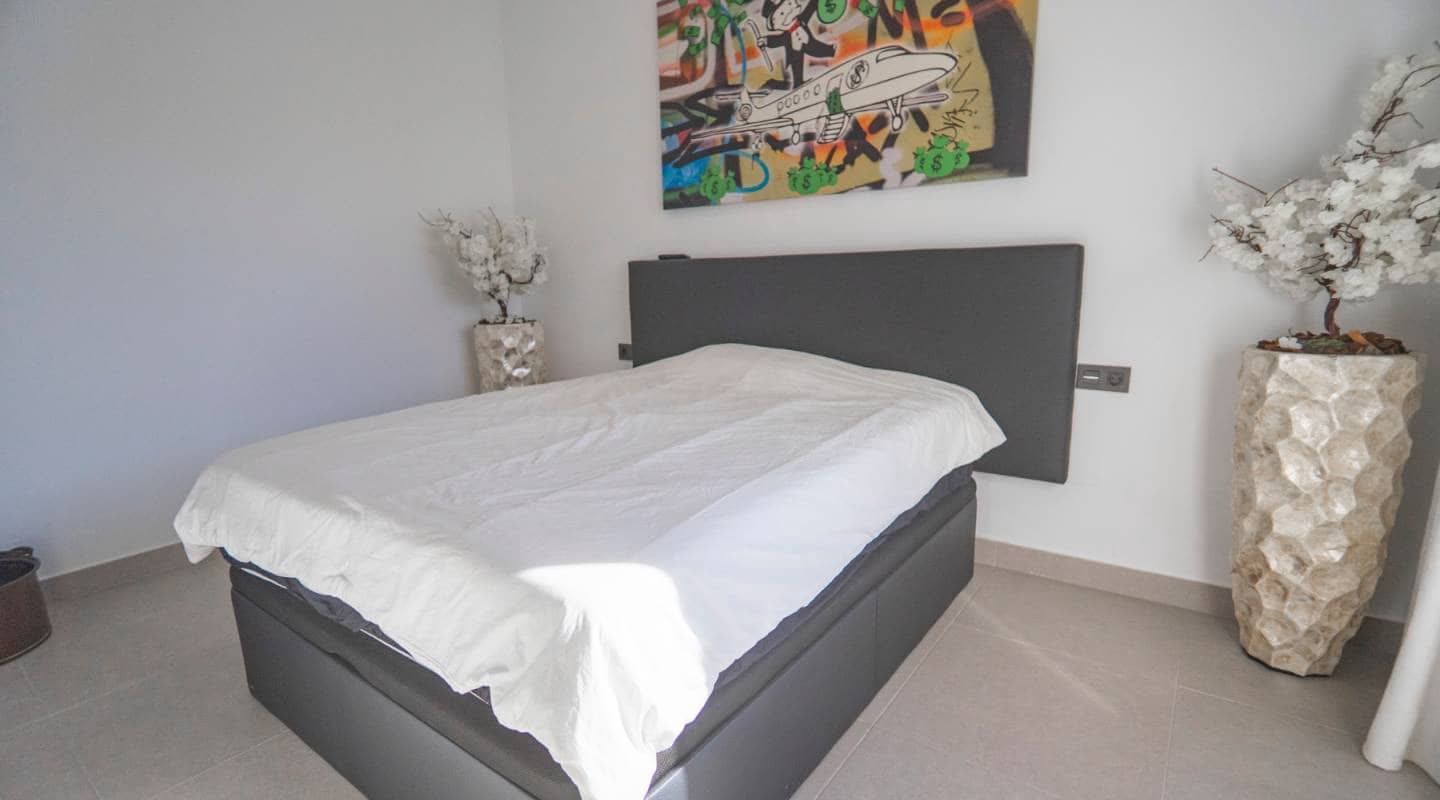 4 bedroom Villa for sale in Ciudad Quesada with pool - € 699,950 (Ref: 9313885)