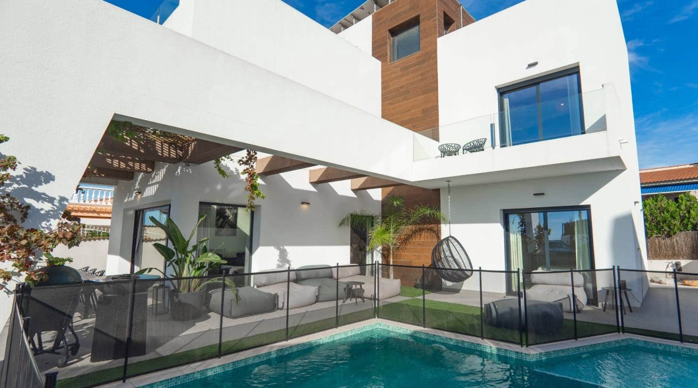 4 bedroom Villa for sale in Ciudad Quesada with pool - € 699,950 (Ref: 9313885)