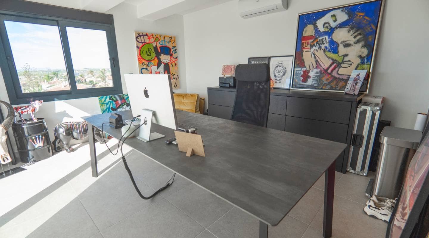 4 bedroom Villa for sale in Ciudad Quesada with pool - € 699,950 (Ref: 9313885)