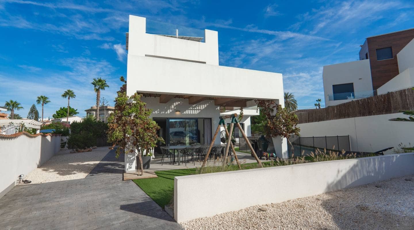 4 bedroom Villa for sale in Ciudad Quesada with pool - € 699,950 (Ref: 9313885)