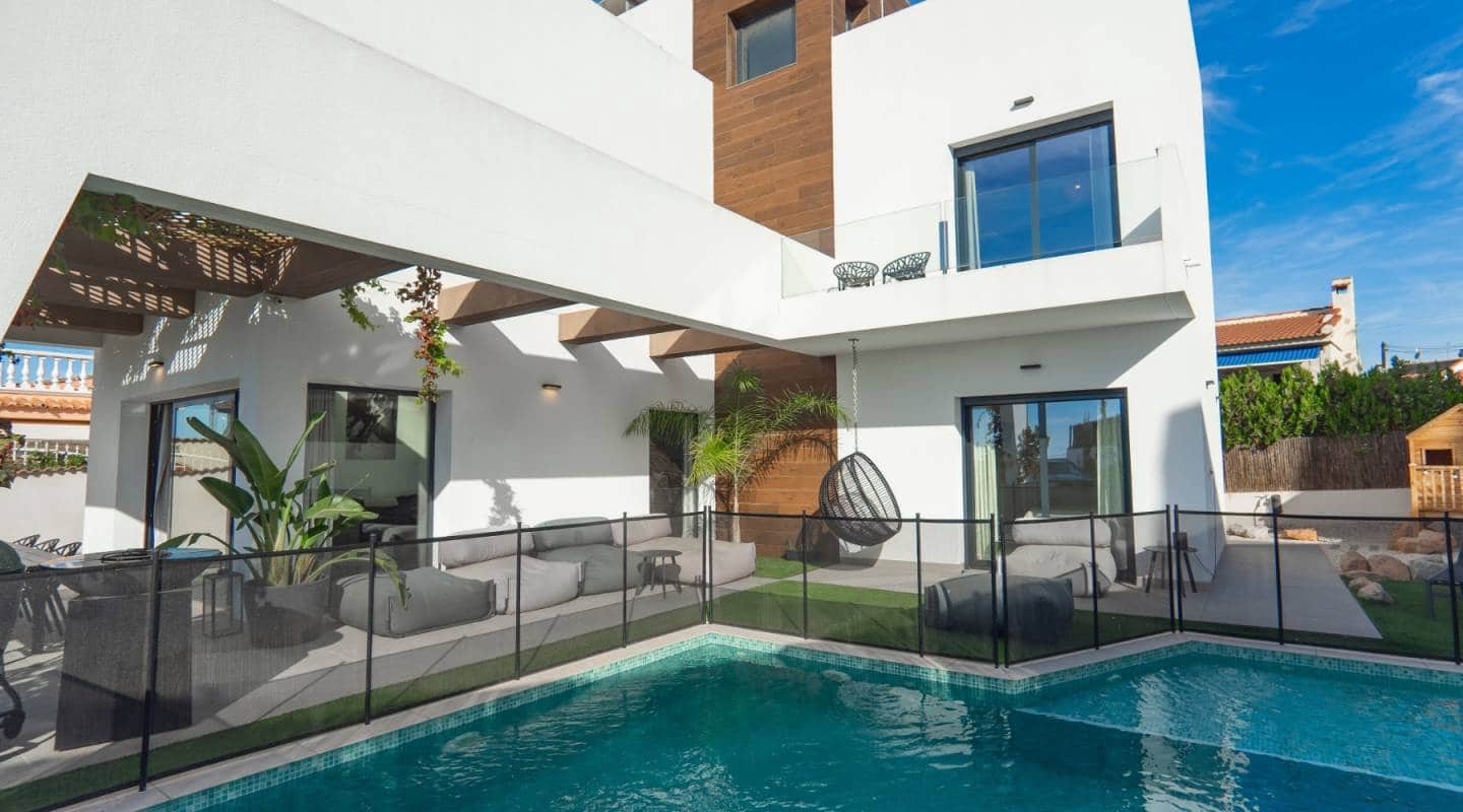 4 bedroom Villa for sale in Ciudad Quesada with pool - € 699,950 (Ref: 9313885)