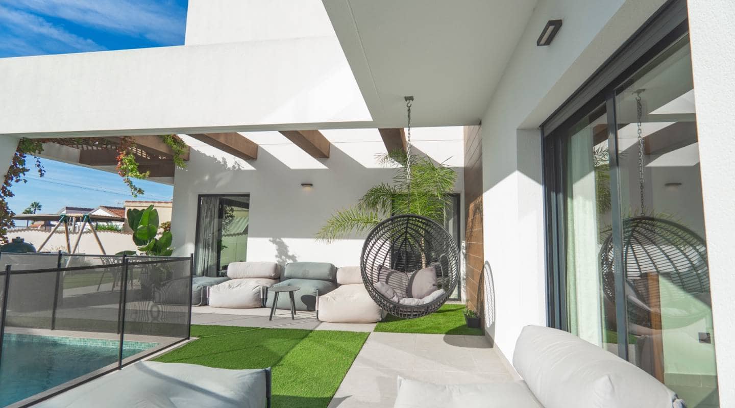 4 bedroom Villa for sale in Ciudad Quesada with pool - € 699,950 (Ref: 9313885)