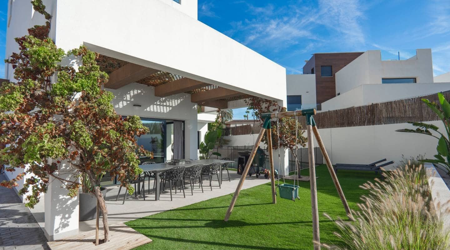 4 bedroom Villa for sale in Ciudad Quesada with pool - € 699,950 (Ref: 9313885)