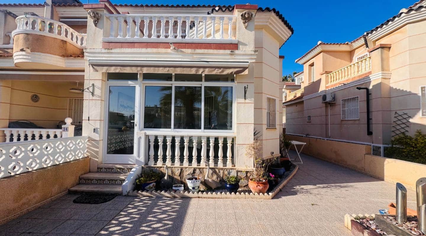 3 bedroom Townhouse for sale in Dona Pepa with pool - € 249,950 (Ref: 9313886)