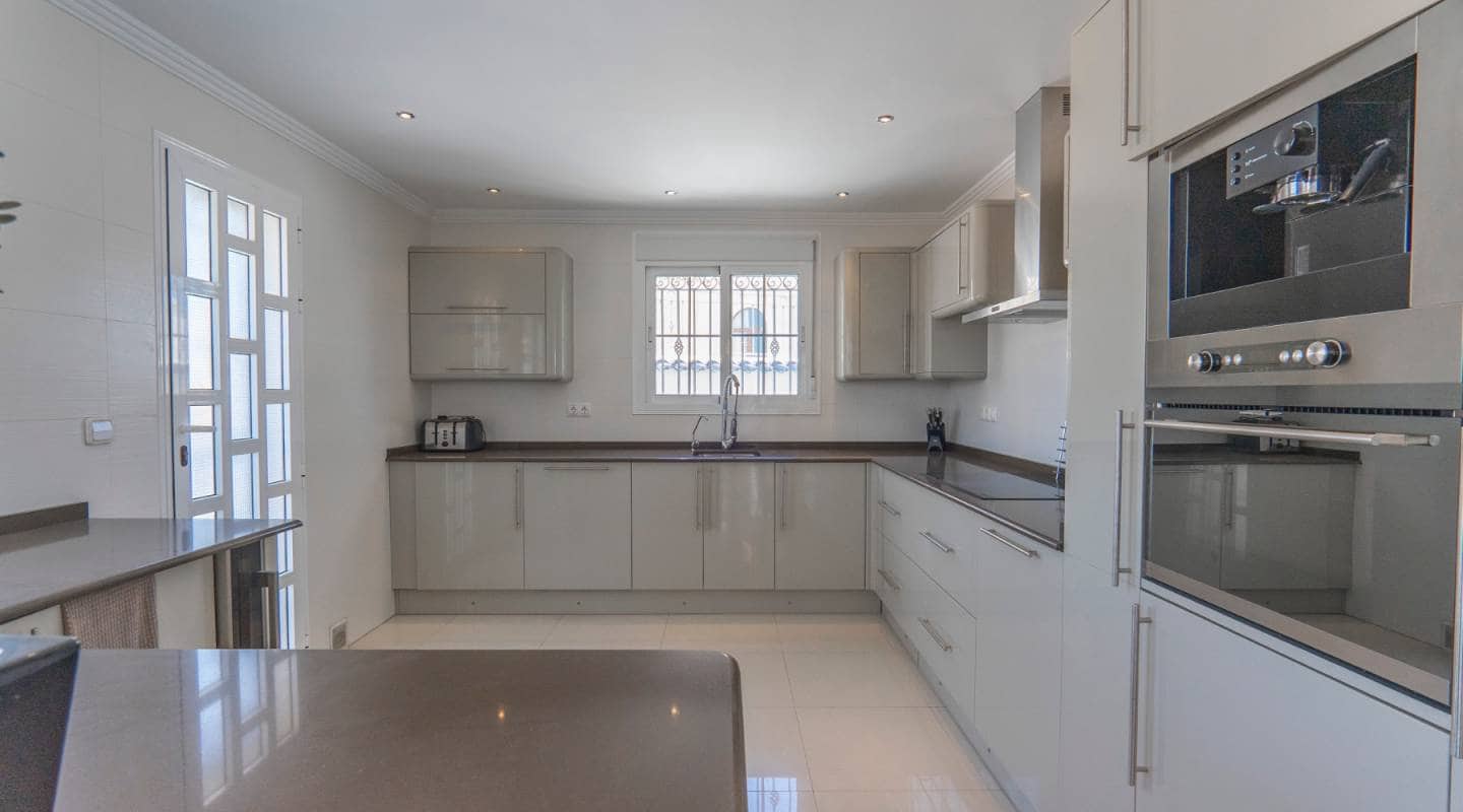 6 bedroom Villa for sale in Ciudad Quesada with pool - € 1,100,000 (Ref: 9313887)