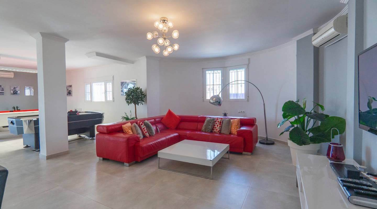 6 bedroom Villa for sale in Ciudad Quesada with pool - € 1,100,000 (Ref: 9313887)