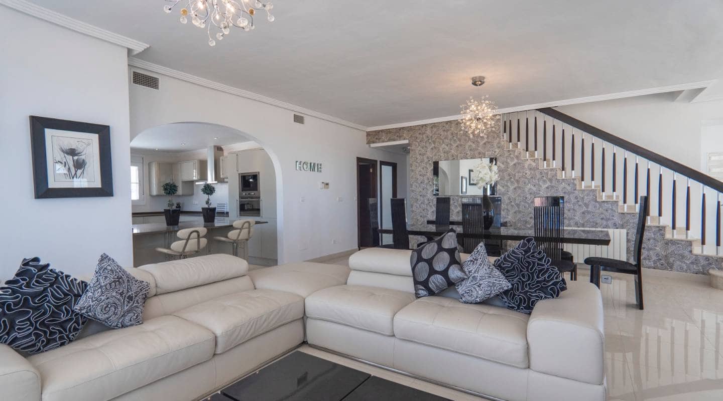 6 bedroom Villa for sale in Ciudad Quesada with pool - € 1,100,000 (Ref: 9313887)