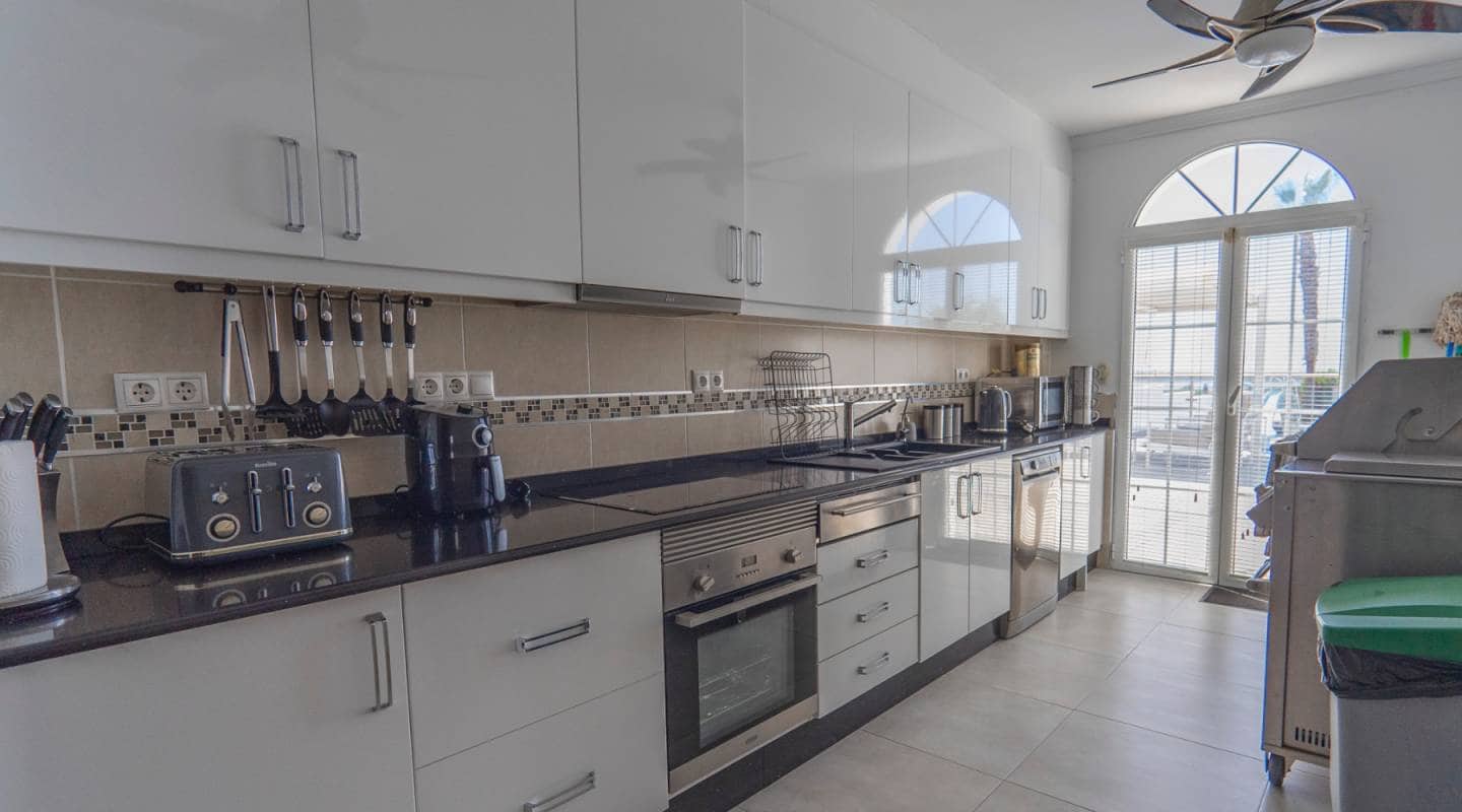 6 bedroom Villa for sale in Ciudad Quesada with pool - € 1,100,000 (Ref: 9313887)