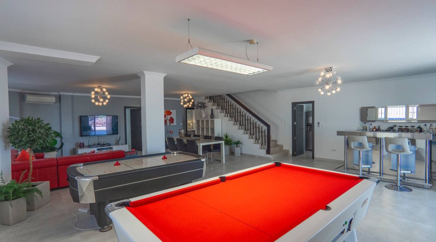 6 bedroom Villa for sale in Ciudad Quesada with pool - € 1,100,000 (Ref: 9313887)