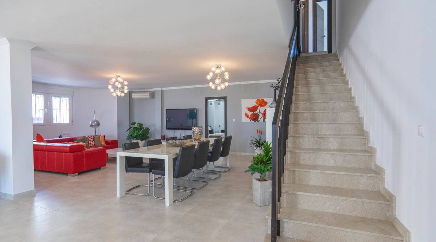 6 bedroom Villa for sale in Ciudad Quesada with pool - € 1,100,000 (Ref: 9313887)