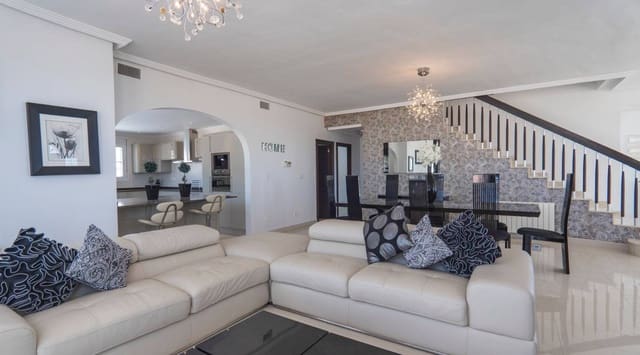 6 bedroom Villa for sale in Ciudad Quesada, Rojales with pool - € 1,100,000 (Ref: 9313887)