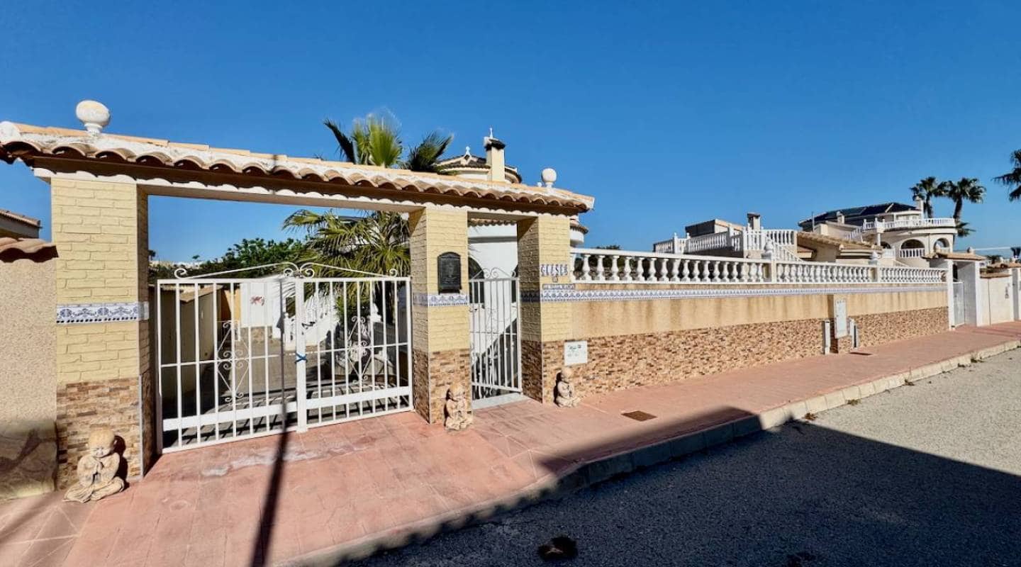 4 soverom Villa til salgs i Lo Pepin med svømmebasseng - € 375 000 (Ref: 9313888)