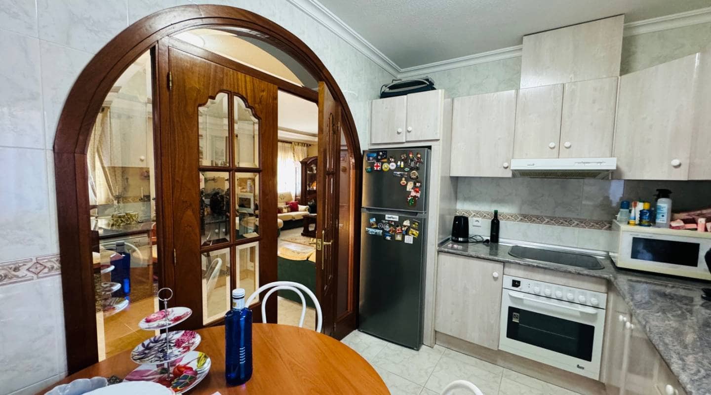 5 soveværelse Villa til salg i Dona Pepa med swimmingpool - € 649.000 (Ref: 9314288)