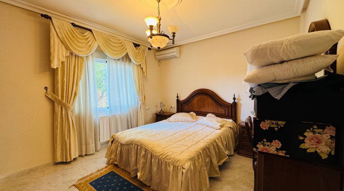 5 soveværelse Villa til salg i Dona Pepa med swimmingpool - € 649.000 (Ref: 9314288)