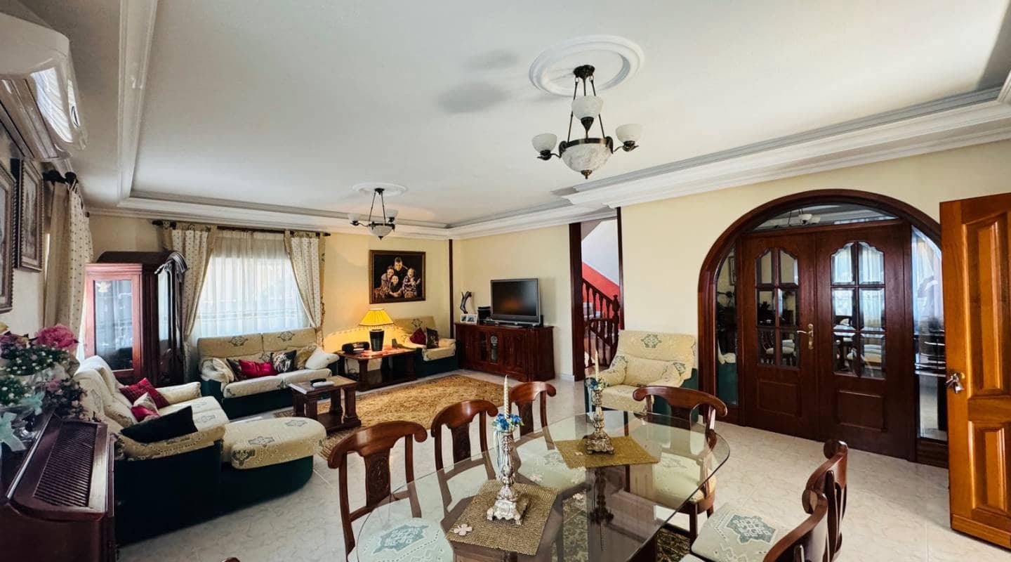 5 soveværelse Villa til salg i Dona Pepa med swimmingpool - € 649.000 (Ref: 9314288)