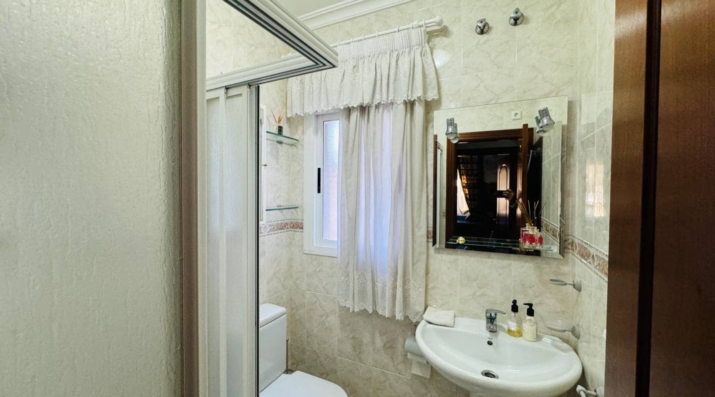 5 soveværelse Villa til salg i Dona Pepa med swimmingpool - € 649.000 (Ref: 9314288)