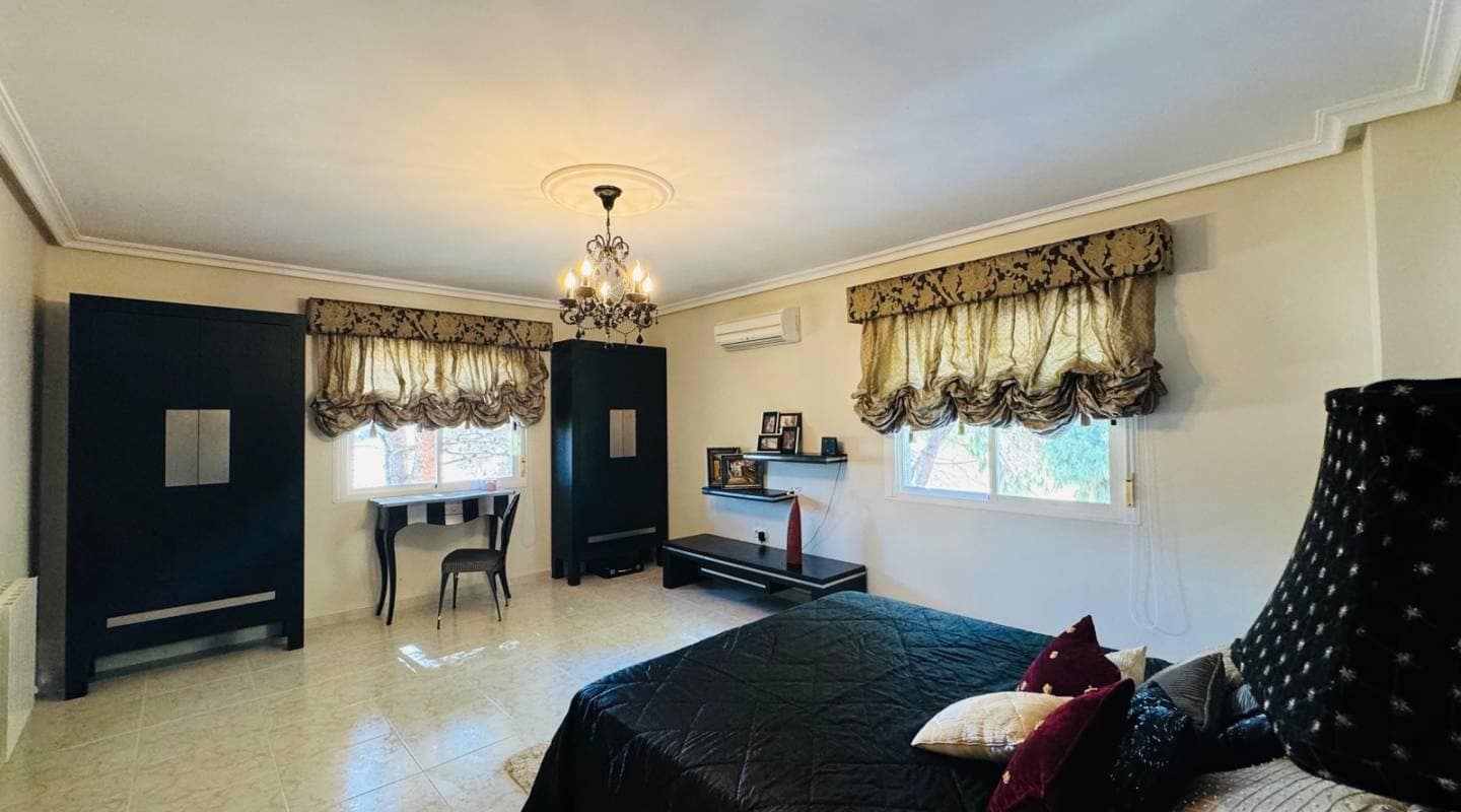 5 soveværelse Villa til salg i Dona Pepa med swimmingpool - € 649.000 (Ref: 9314288)