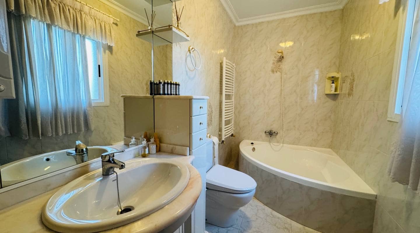 5 soveværelse Villa til salg i Dona Pepa med swimmingpool - € 649.000 (Ref: 9314288)