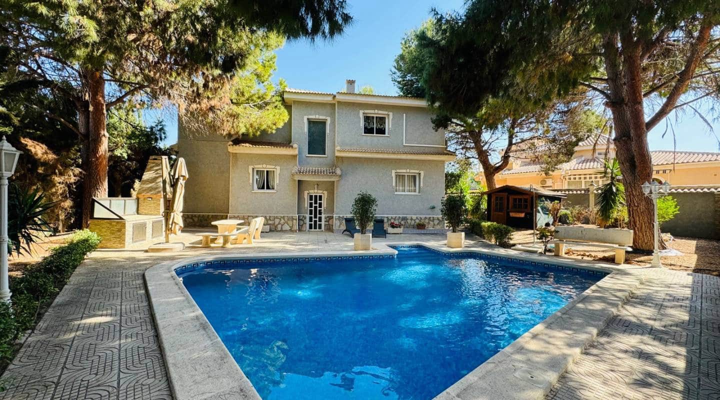 5 soveværelse Villa til salg i Dona Pepa med swimmingpool - € 649.000 (Ref: 9314288)