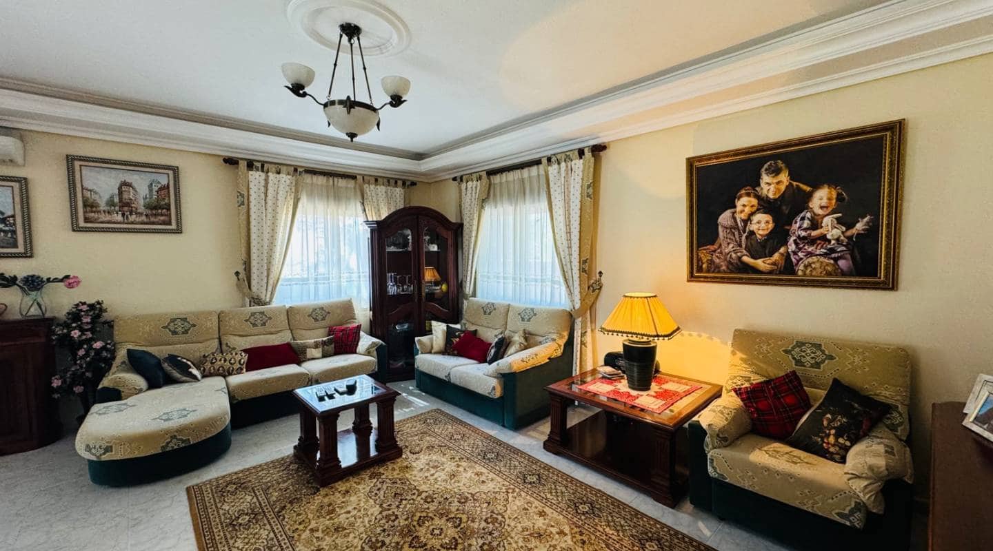 5 soveværelse Villa til salg i Dona Pepa med swimmingpool - € 649.000 (Ref: 9314288)