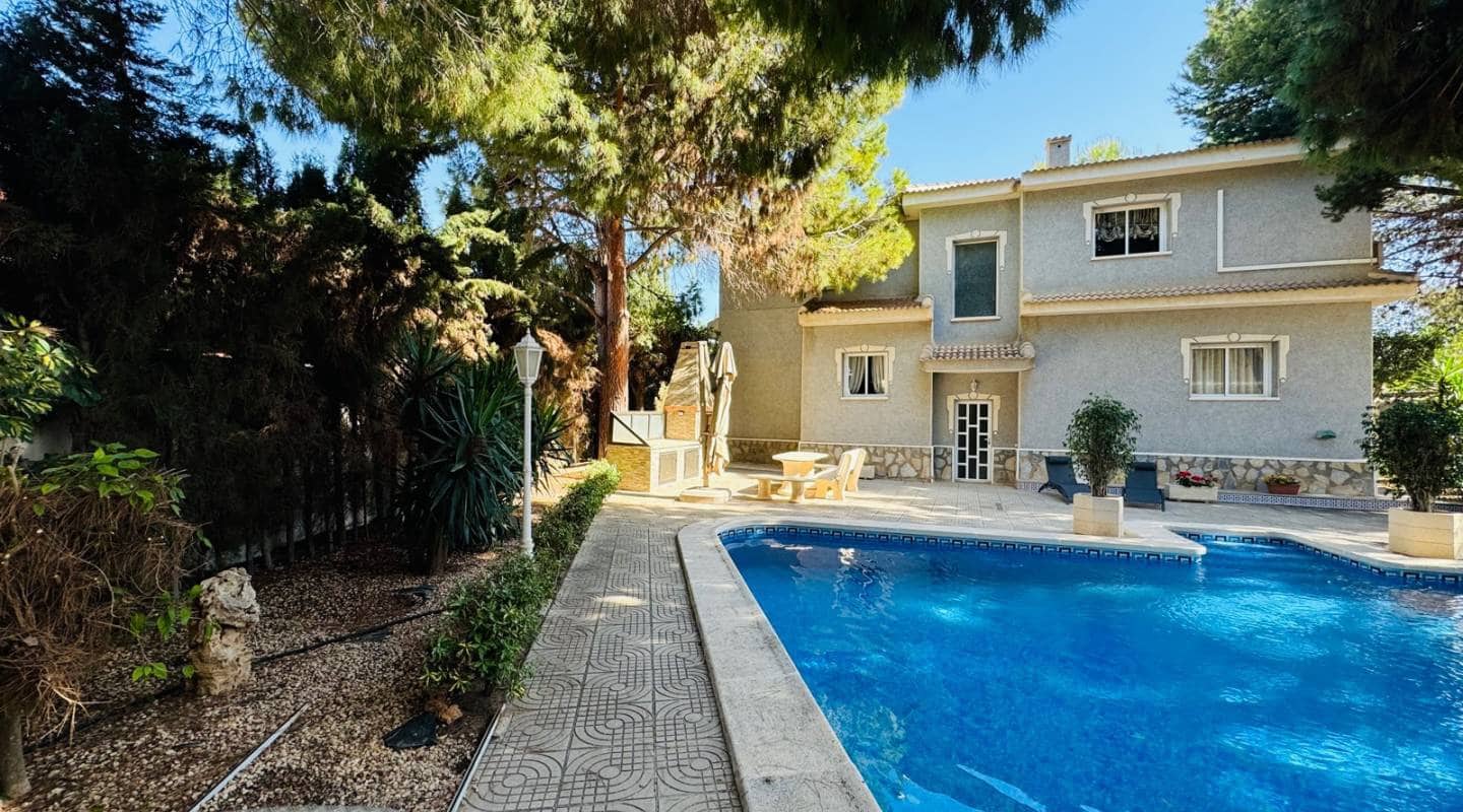 5 soveværelse Villa til salg i Dona Pepa med swimmingpool - € 649.000 (Ref: 9314288)