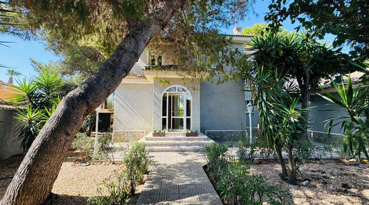 5 soveværelse Villa til salg i Dona Pepa med swimmingpool - € 649.000 (Ref: 9314288)