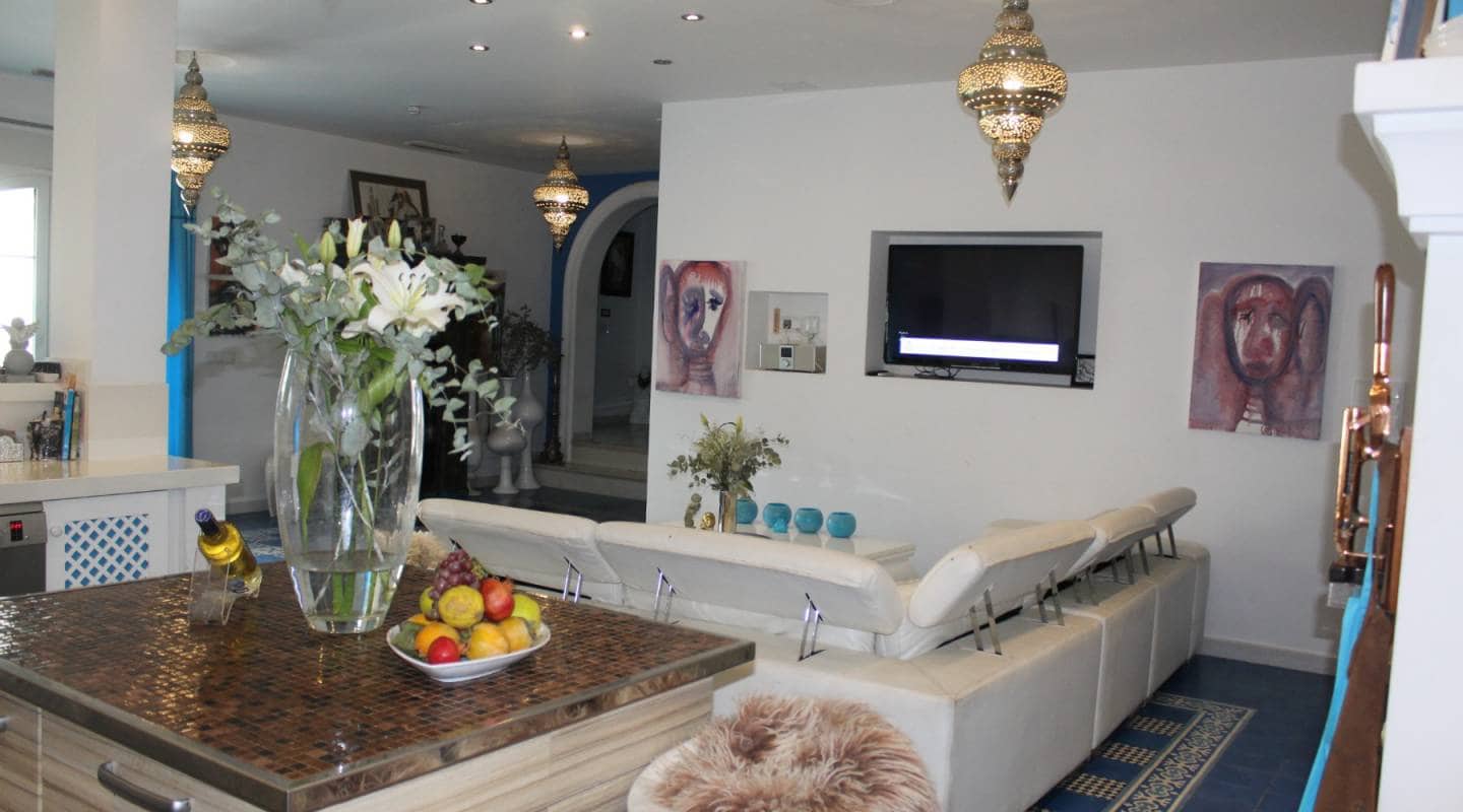 10 bedroom Villa for sale in San Isidro with pool garage - € 799,000 (Ref: 9345669)