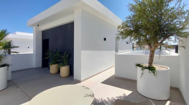 Chalet de 5 habitaciones en Ciudad Quesada, Rojales en venta con piscina - 699.750 € (Ref: 9357256)