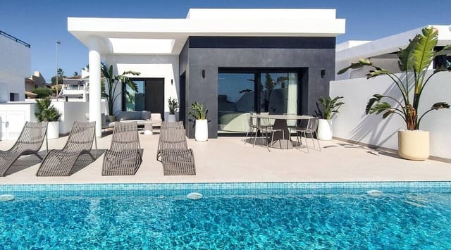 Chalet de 5 habitaciones en Ciudad Quesada, Rojales en venta con piscina - 699.750 € (Ref: 9357256)