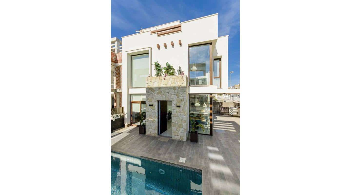 3 Zimmer Villa zu verkaufen in Los Montesinos mit Pool - 485.000 € (Ref: 9357484)