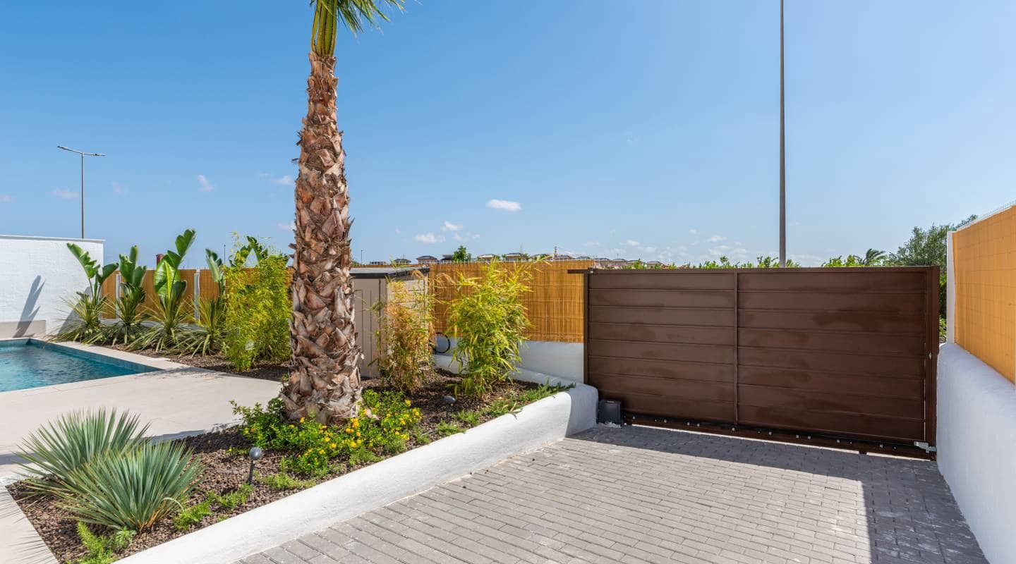 3 bedroom Villa for sale in Benijofar with pool garage - € 539,900 (Ref: 9363004)