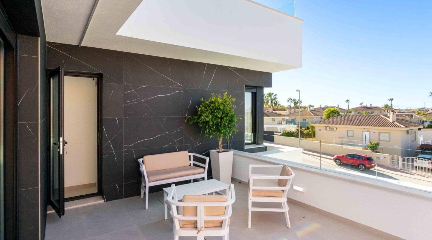 Chalet de 3 habitaciones en Rojales en venta con piscina - 549.000 € (Ref: 9453518)