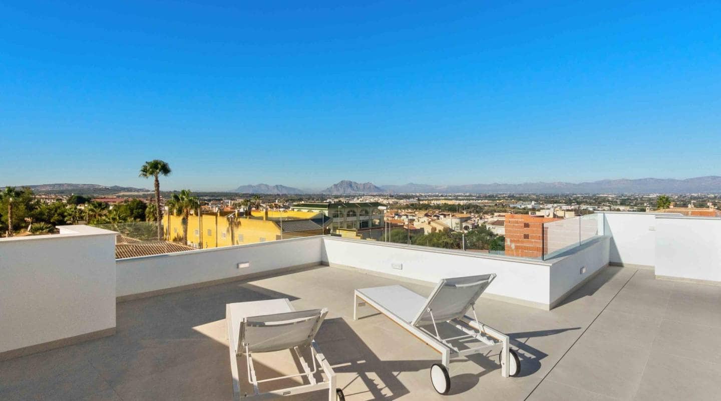 Chalet de 3 habitaciones en Rojales en venta con piscina - 549.000 € (Ref: 9453518)