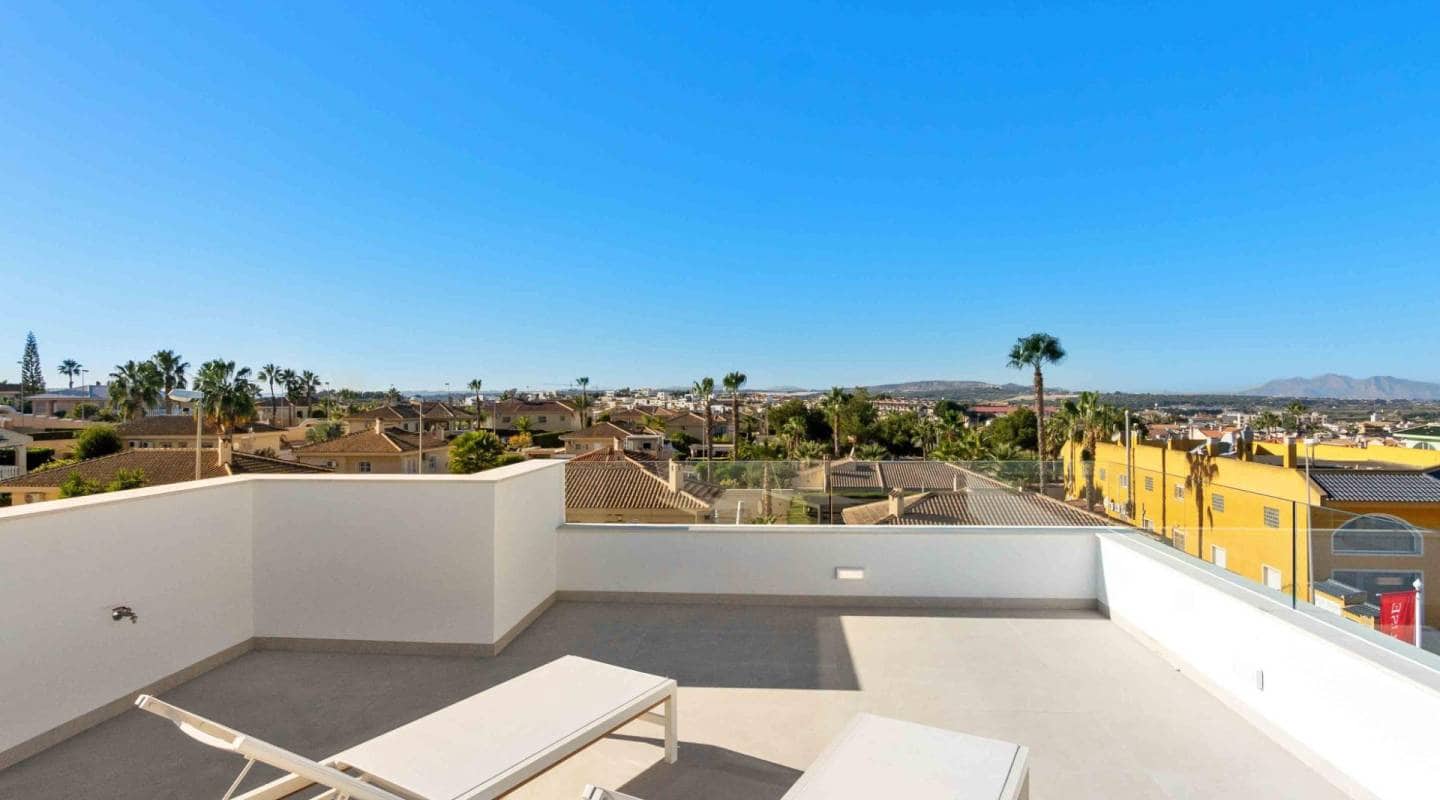 Chalet de 3 habitaciones en Rojales en venta con piscina - 549.000 € (Ref: 9453518)