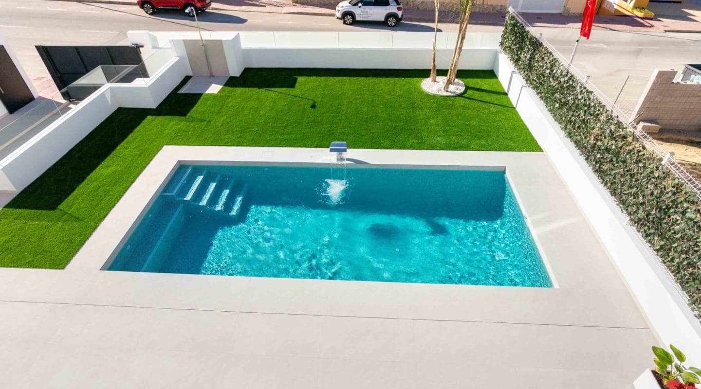 Chalet de 3 habitaciones en Rojales en venta con piscina - 549.000 € (Ref: 9453518)