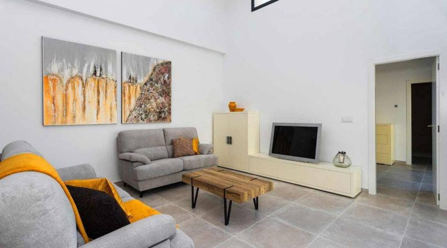 Chalet de 3 habitaciones en Daya Nueva en venta con piscina - 420.000 € (Ref: 9462772)