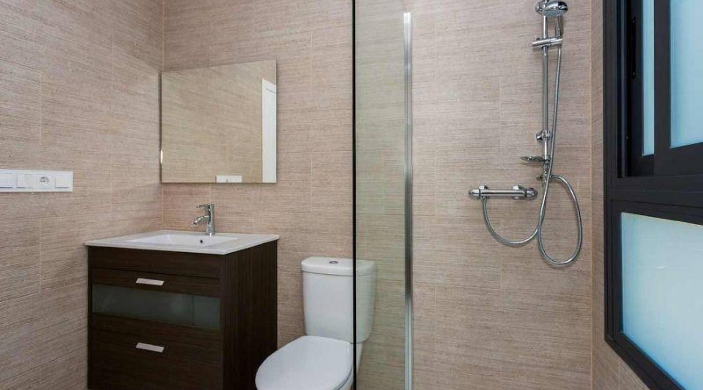 Chalet de 3 habitaciones en Daya Nueva en venta con piscina - 420.000 € (Ref: 9462772)