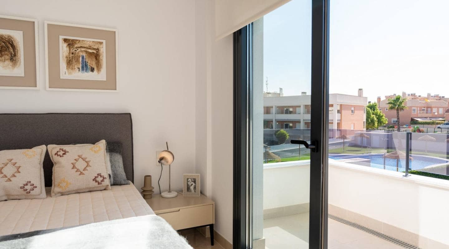 3 bedroom Villa for sale in La Marina with pool - € 459,000 (Ref: 9462773)