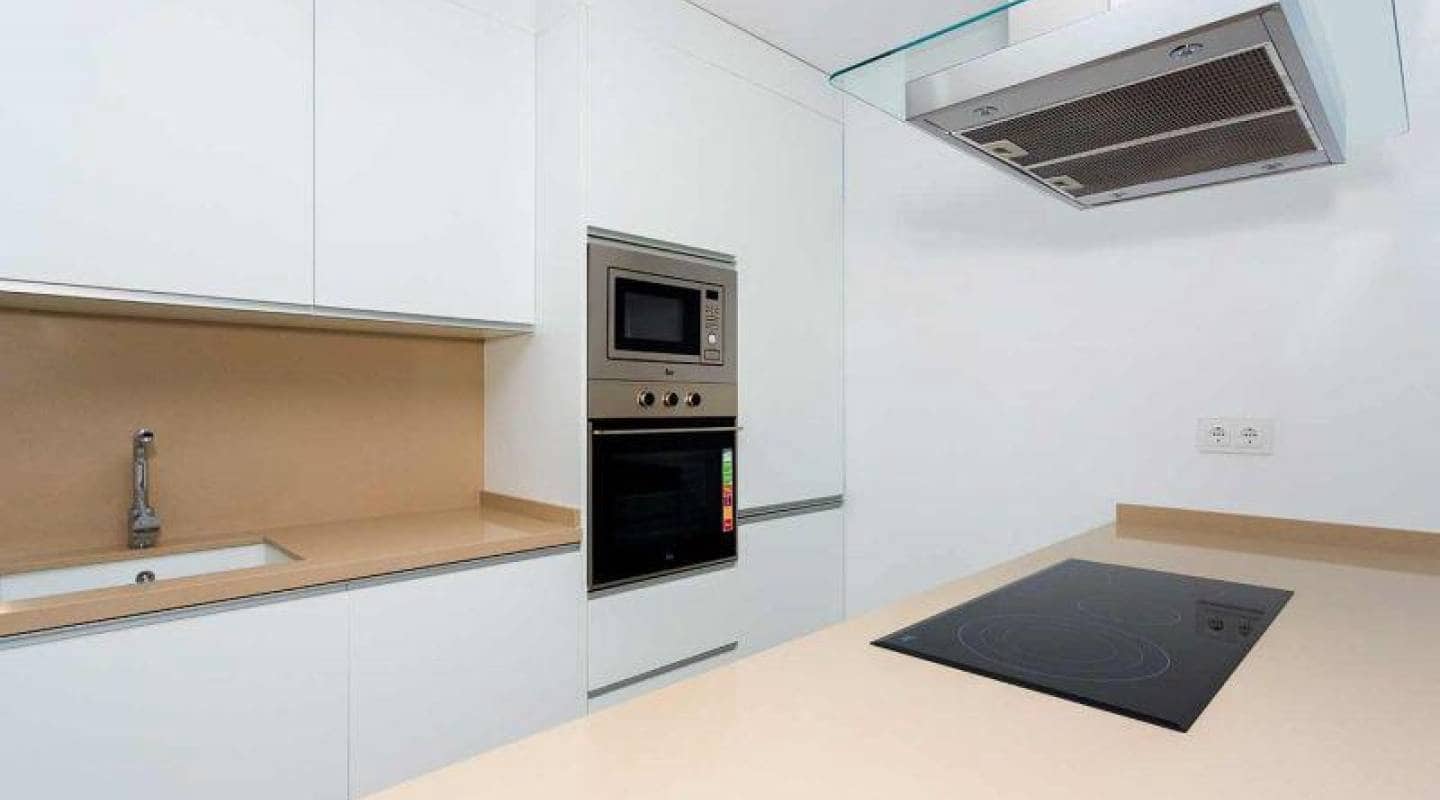 Chalet de 3 habitaciones en Daya Nueva en venta con piscina - 349.000 € (Ref: 9462776)