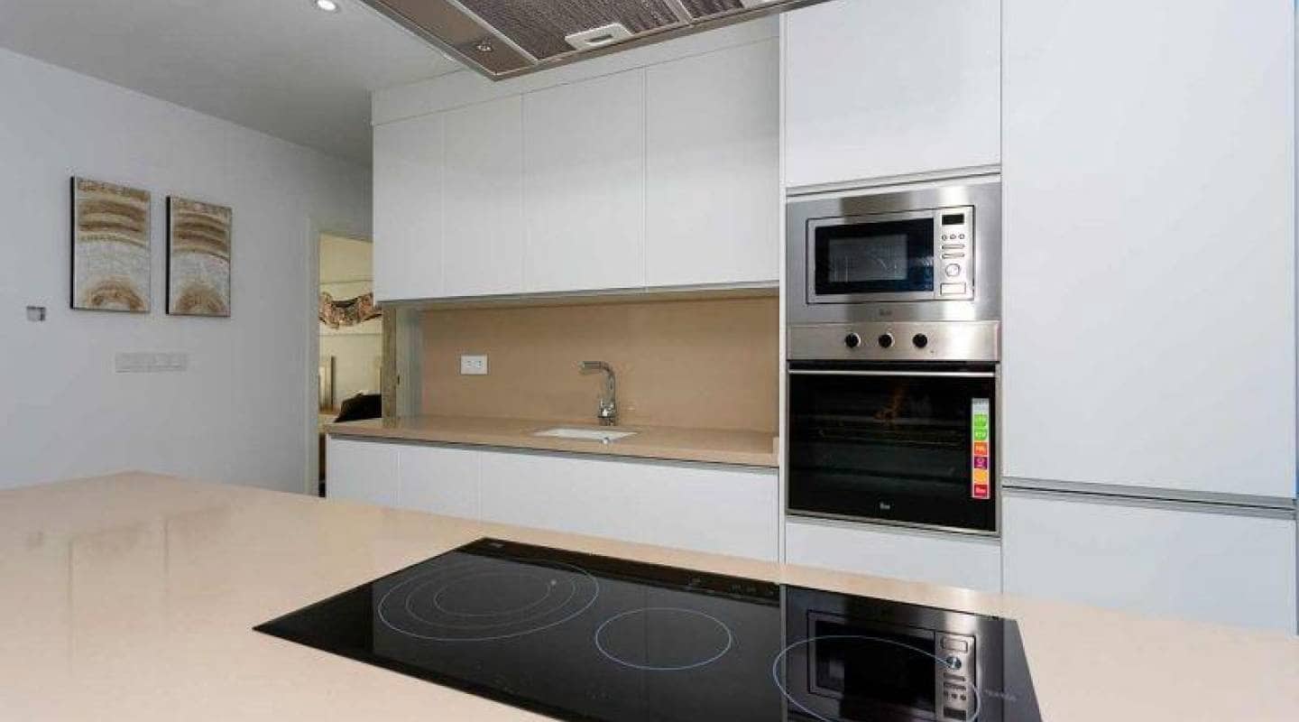 Chalet de 3 habitaciones en Daya Nueva en venta con piscina - 349.000 € (Ref: 9462776)