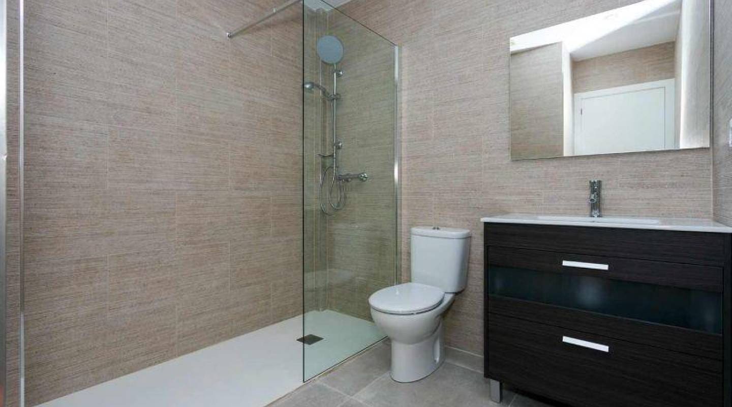 Chalet de 3 habitaciones en Daya Nueva en venta con piscina - 349.000 € (Ref: 9462776)