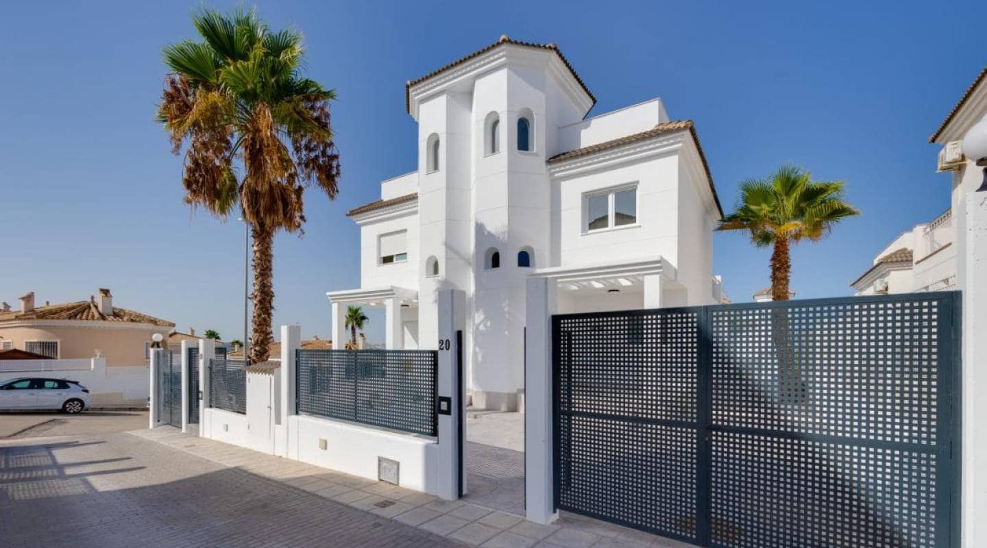 2 bedroom Villa for sale in San Fulgencio with pool - € 280,000 (Ref: 9611872)