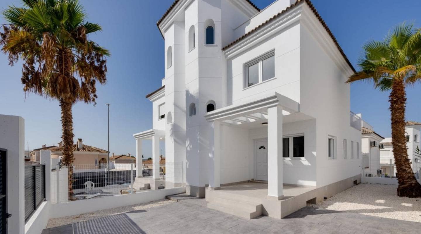 2 bedroom Villa for sale in San Fulgencio with pool - € 280,000 (Ref: 9611872)