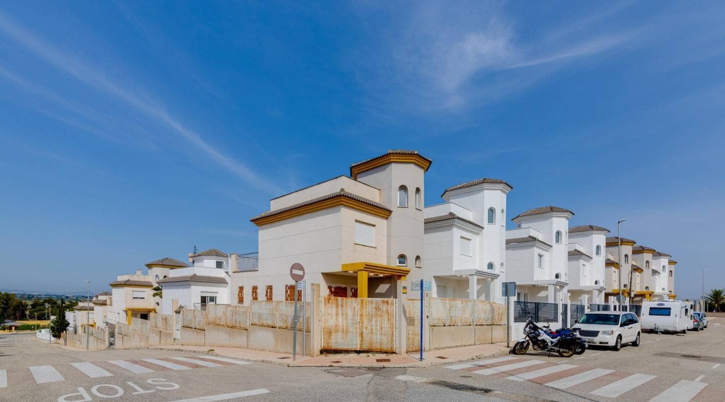 2 bedroom Villa for sale in San Fulgencio with pool - € 280,000 (Ref: 9611872)