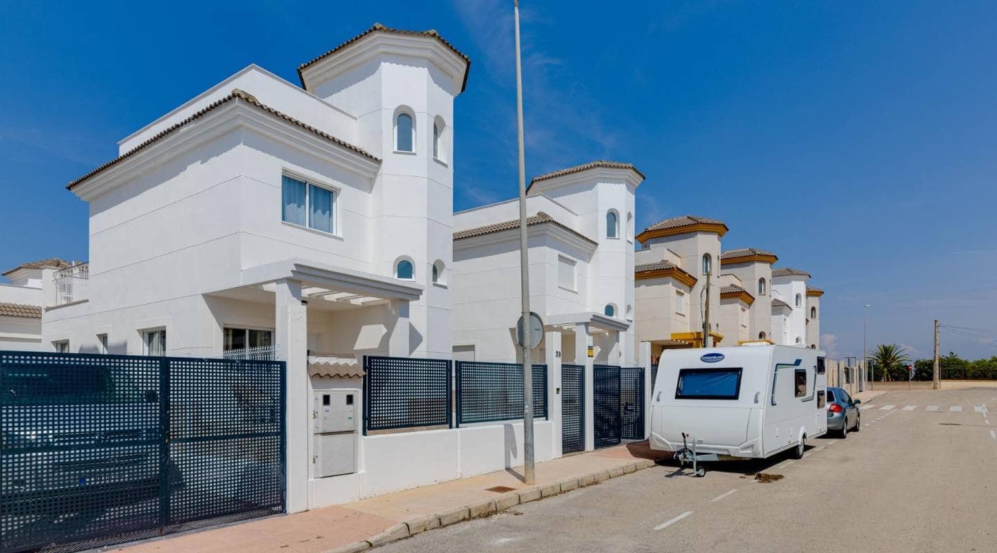 2 bedroom Villa for sale in San Fulgencio with pool - € 280,000 (Ref: 9611872)