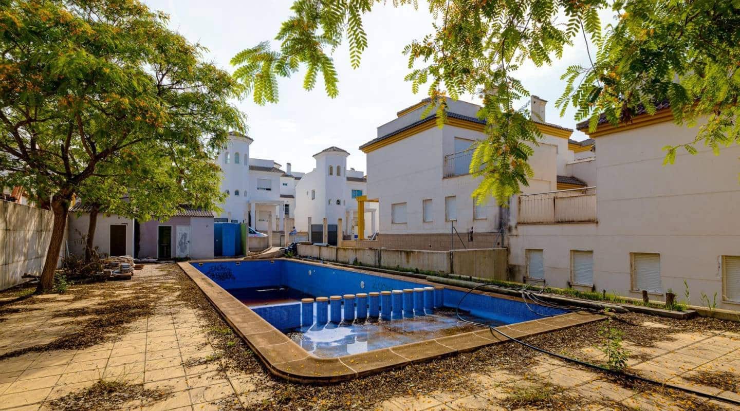 2 bedroom Villa for sale in San Fulgencio with pool - € 280,000 (Ref: 9611872)