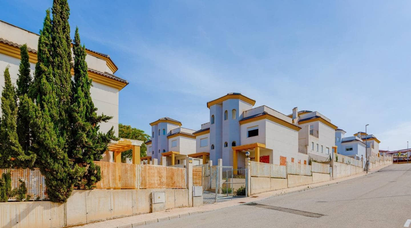 2 bedroom Villa for sale in San Fulgencio with pool - € 280,000 (Ref: 9611872)