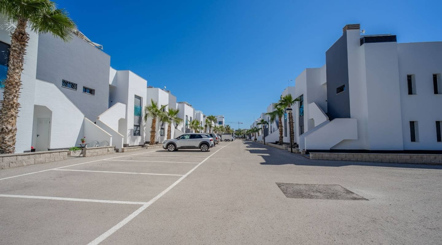 2 quarto Penthouse para venda em El Raso com piscina garagem - 279 950 € (Ref: 9739117)